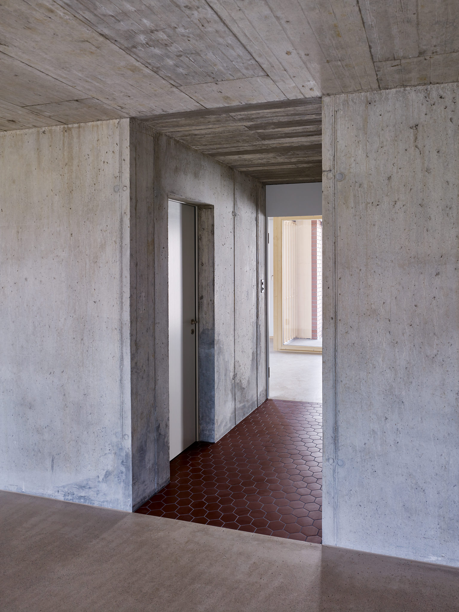 E14534 Alpa 050201 SCREEN